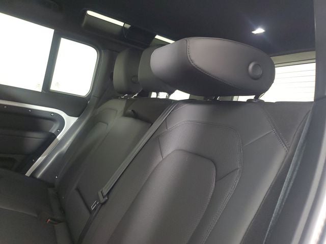 2025 Land Rover Defender 110 S