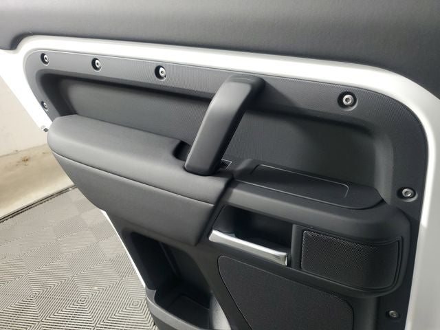 2025 Land Rover Defender 110 S