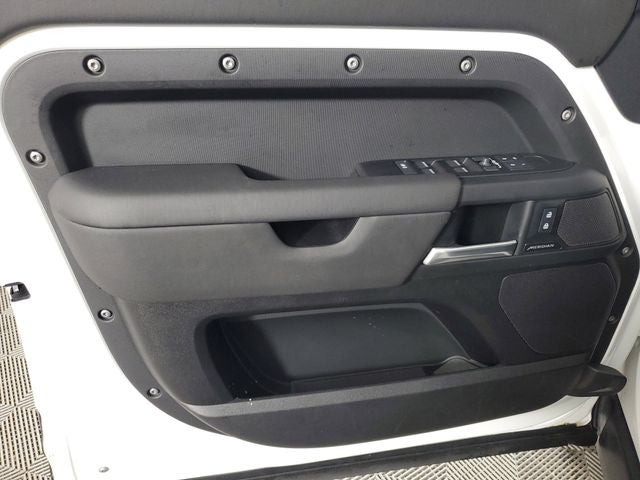 2025 Land Rover Defender 110 S