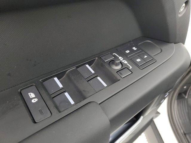 2025 Land Rover Defender 110 S