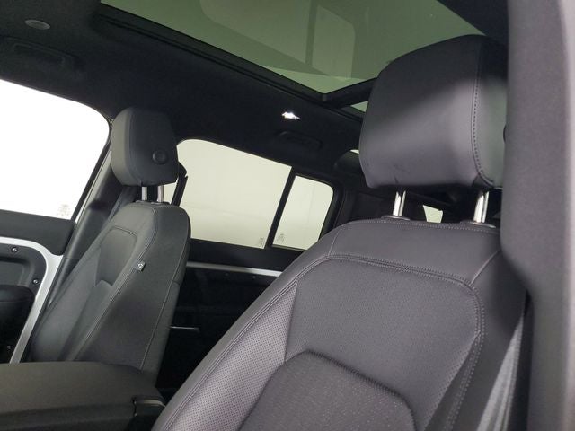 2025 Land Rover Defender 110 S