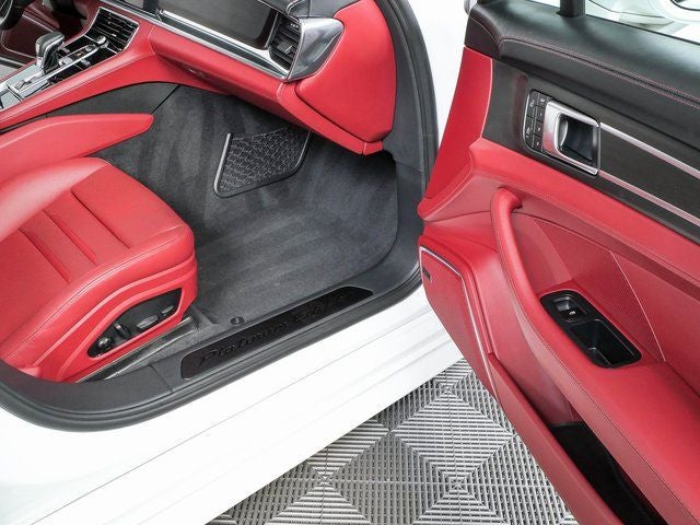 2023 Porsche Panamera Platinum Edition