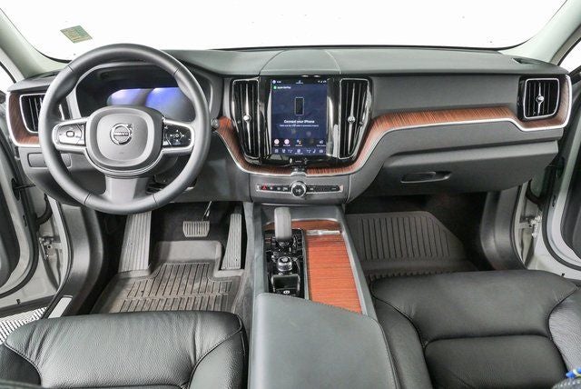 2024 Volvo XC60 B5 Plus Dark Theme