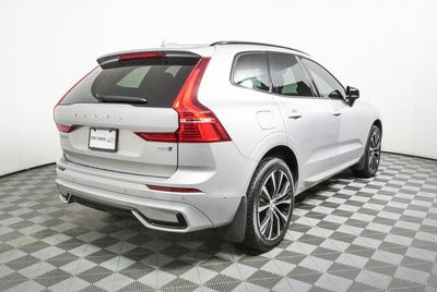 2024 Volvo XC60 B5 Plus Dark Theme