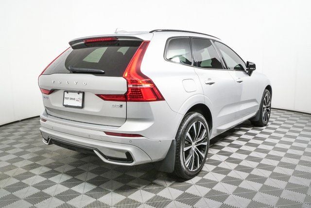 2024 Volvo XC60 B5 Plus Dark Theme