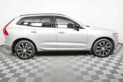 2024 Volvo XC60 B5 Plus Dark Theme