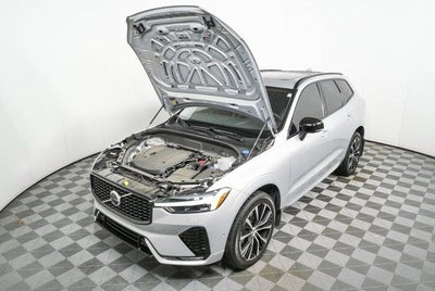 2024 Volvo XC60 B5 Plus Dark Theme