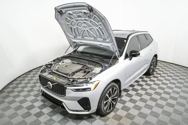2024 Volvo XC60 B5 Plus Dark Theme
