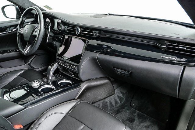 2022 Maserati Quattroporte Modena