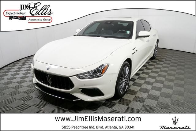 2022 Maserati Ghibli Modena Q4