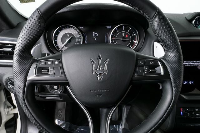 2022 Maserati Ghibli Modena Q4