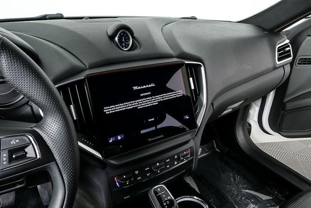 2022 Maserati Ghibli Modena Q4