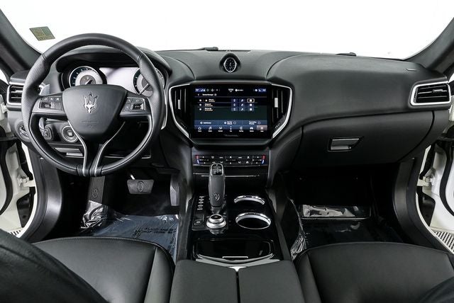 2022 Maserati Ghibli Modena Q4
