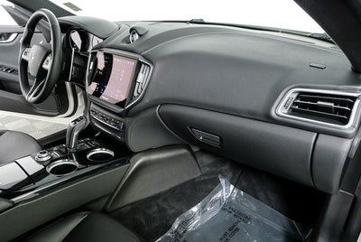 2022 Maserati Ghibli Modena Q4