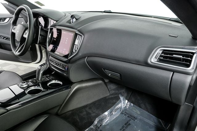 2022 Maserati Ghibli Modena Q4