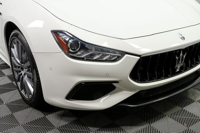2022 Maserati Ghibli Modena Q4