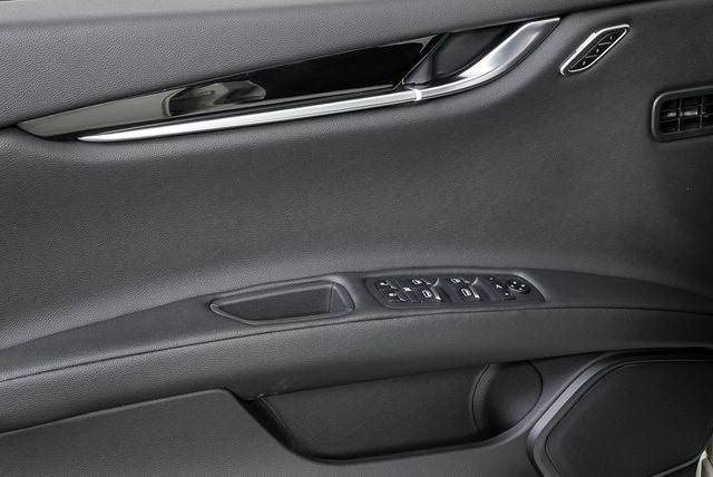 2022 Maserati Ghibli Modena Q4