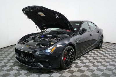 2023 Maserati Ghibli Modena Q4