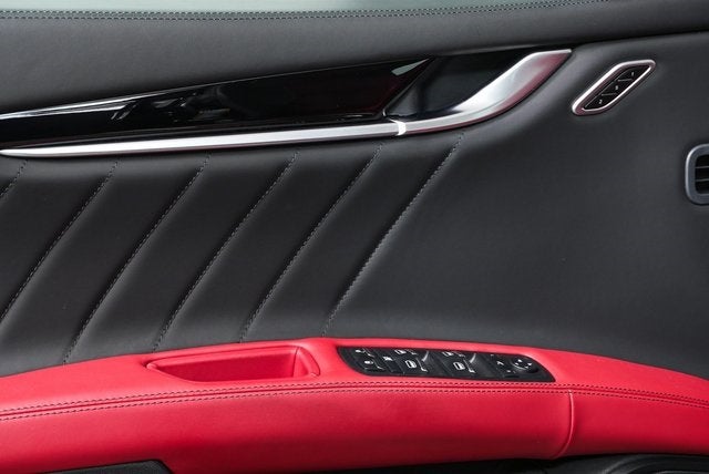 2023 Maserati Ghibli Modena Q4