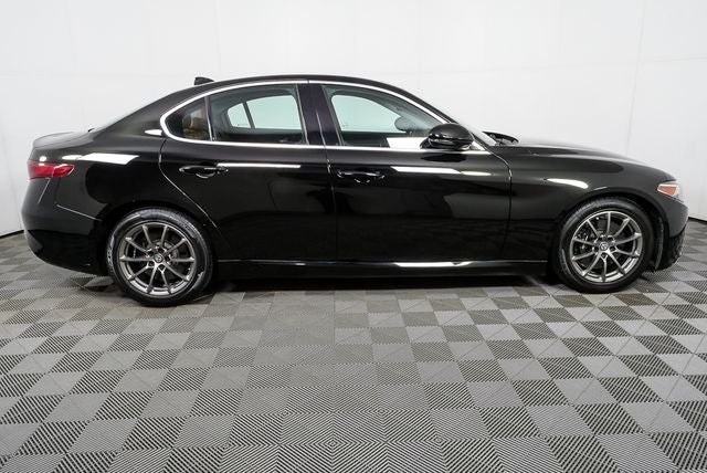 2017 Alfa Romeo Giulia Base