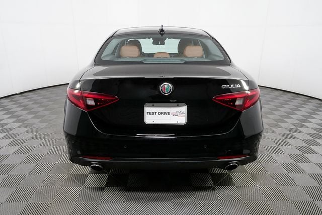 2017 Alfa Romeo Giulia Base