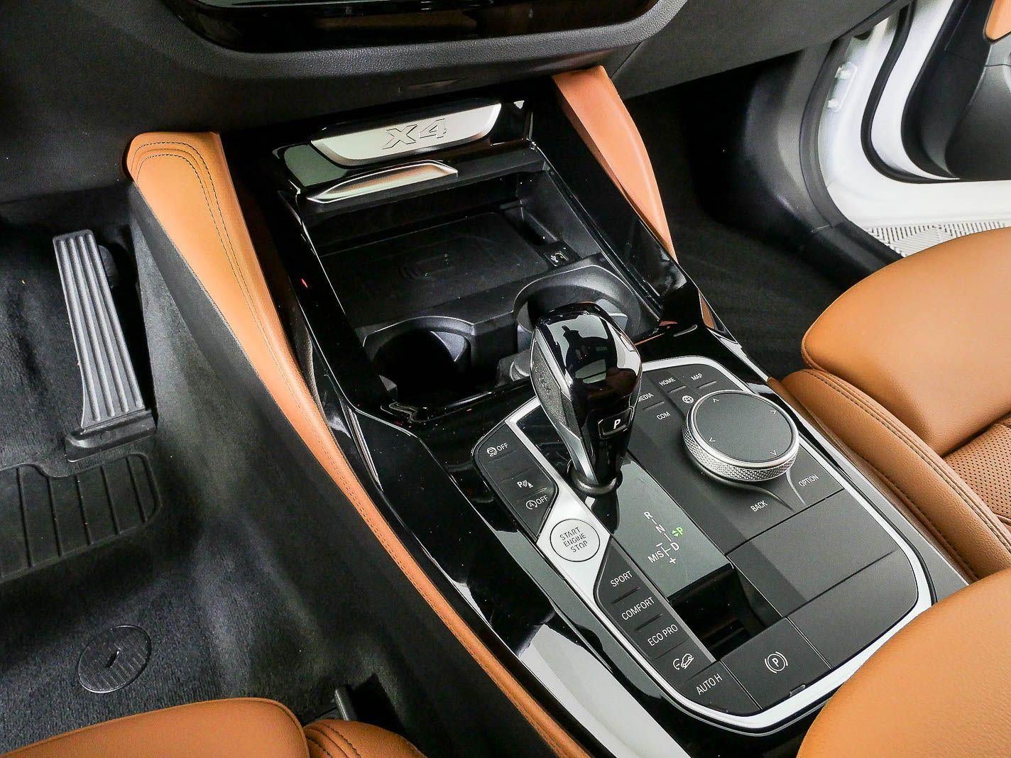 2025 BMW X4 xDrive30i