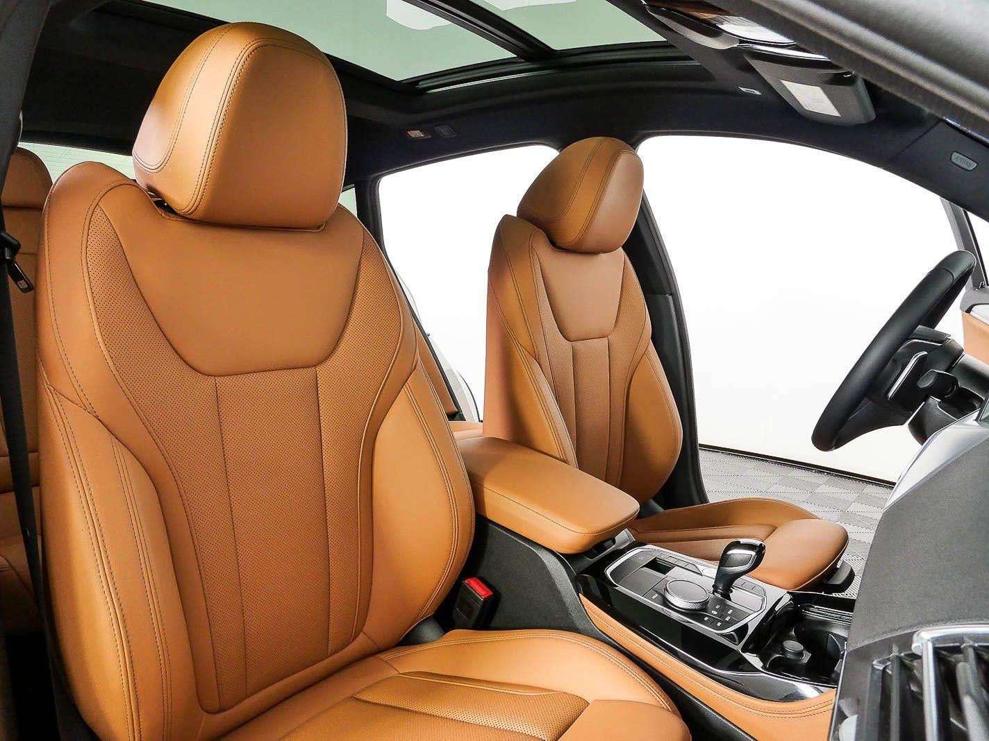 2025 BMW X4 xDrive30i