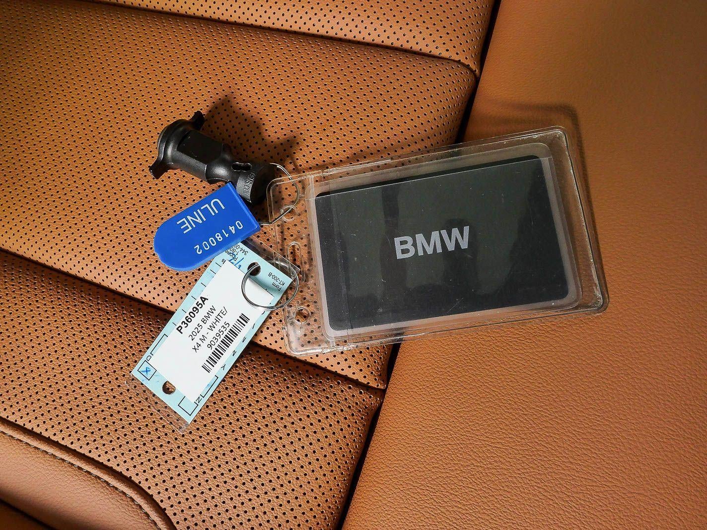 2025 BMW X4 xDrive30i