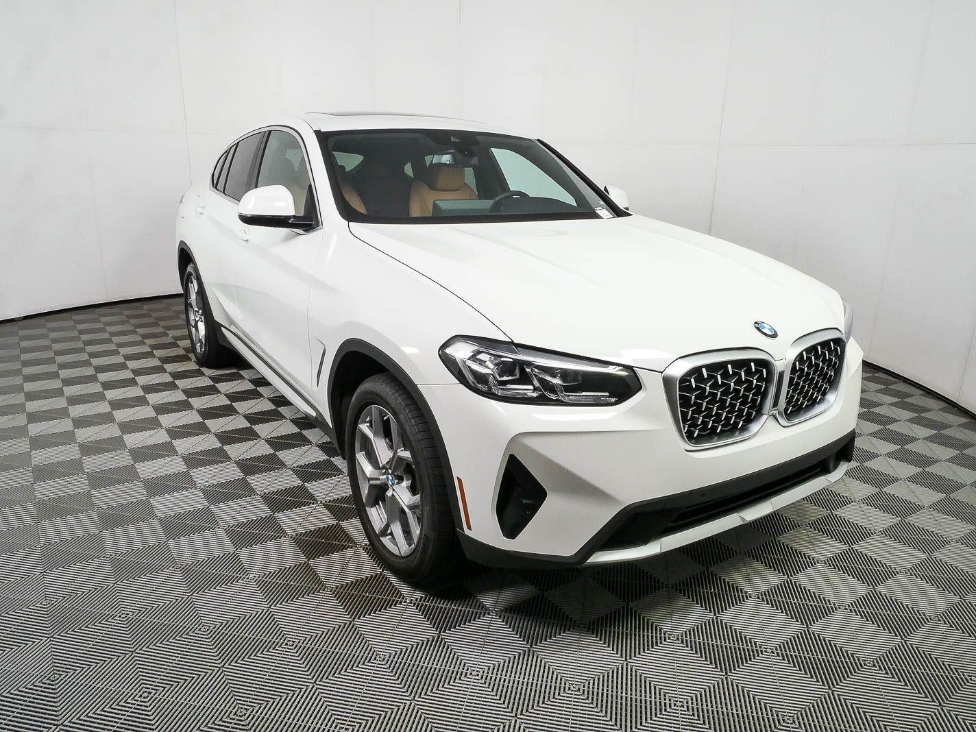 2025 BMW X4 xDrive30i