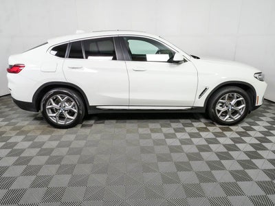 2025 BMW X4 xDrive30i