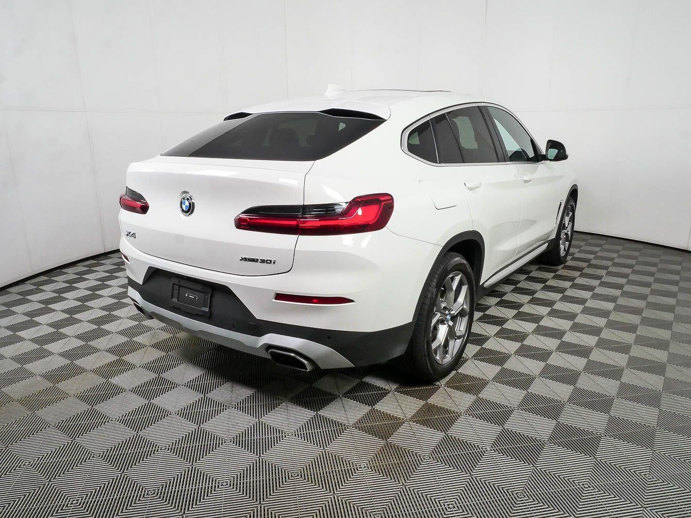 2025 BMW X4 xDrive30i