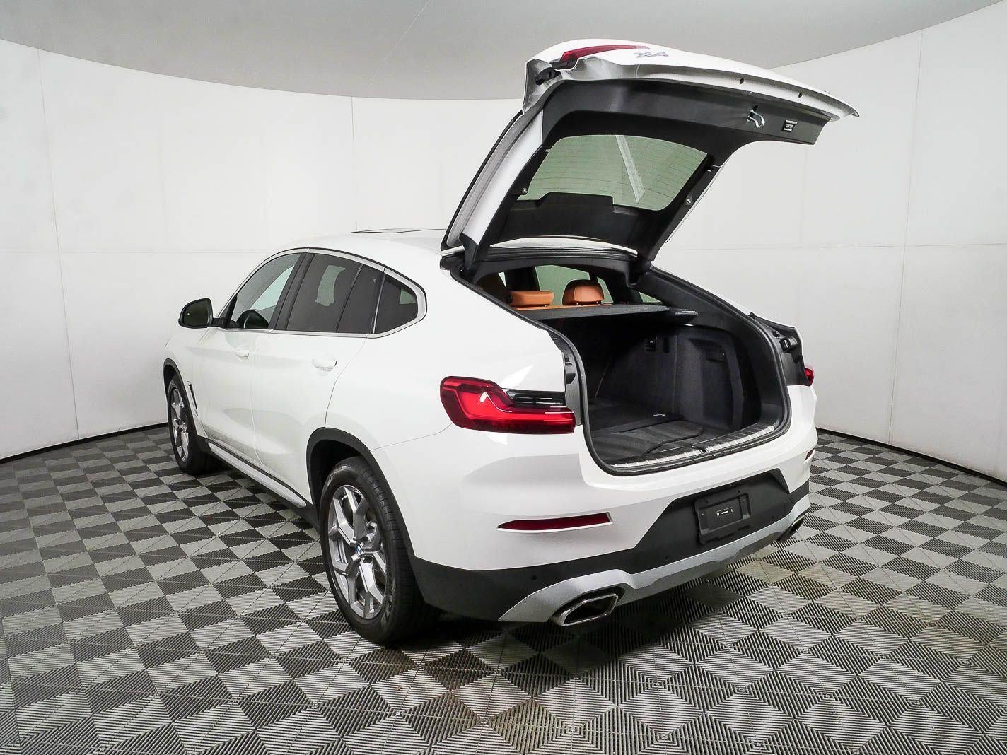 2025 BMW X4 xDrive30i