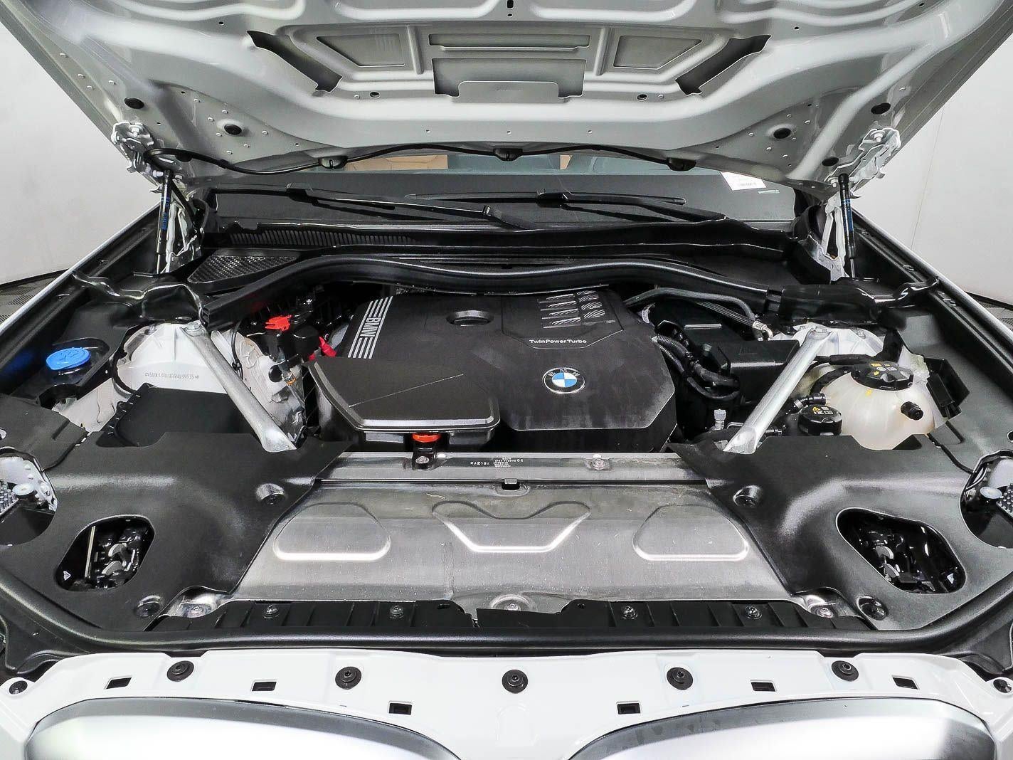 2025 BMW X4 xDrive30i