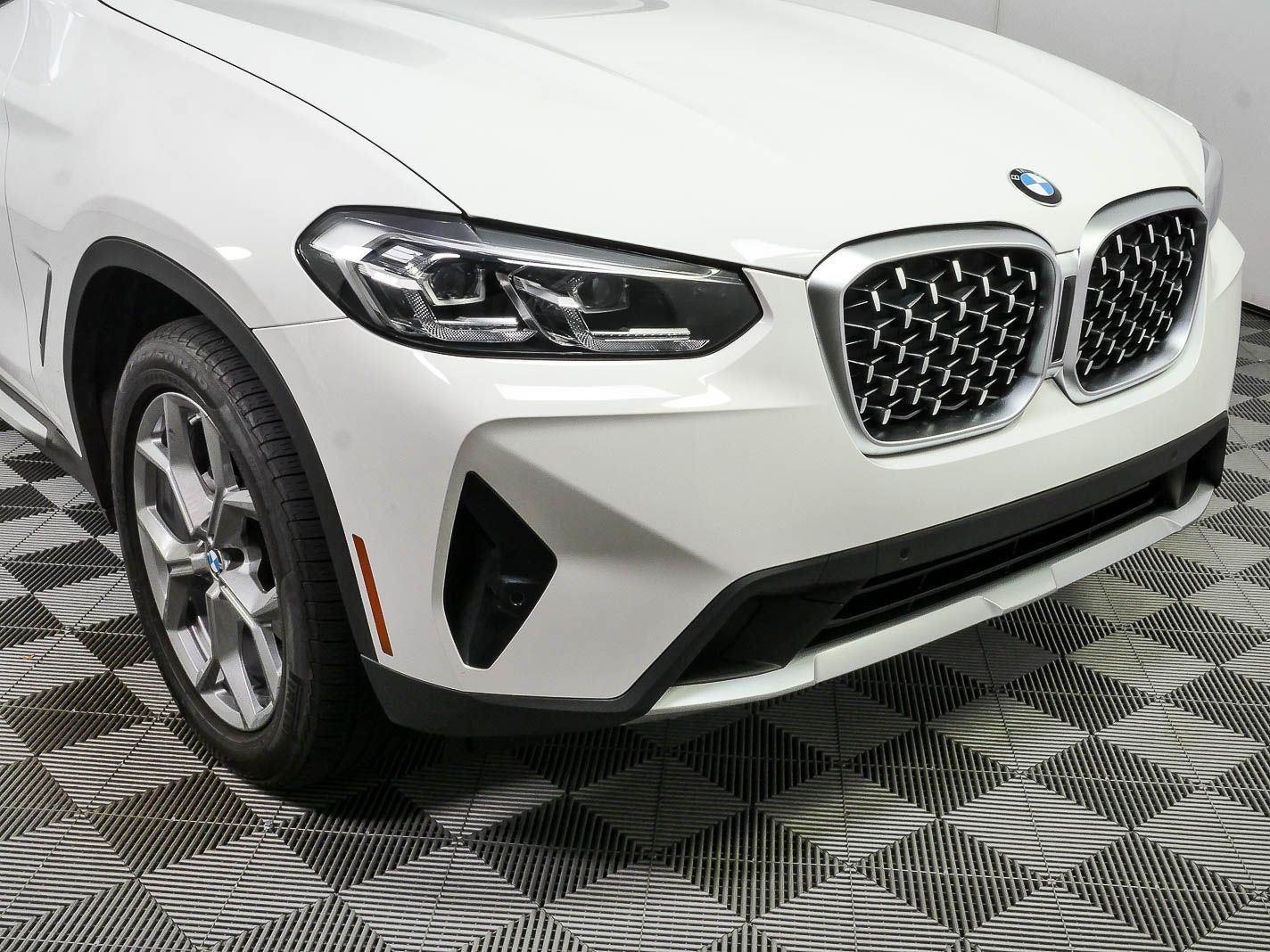 2025 BMW X4 xDrive30i