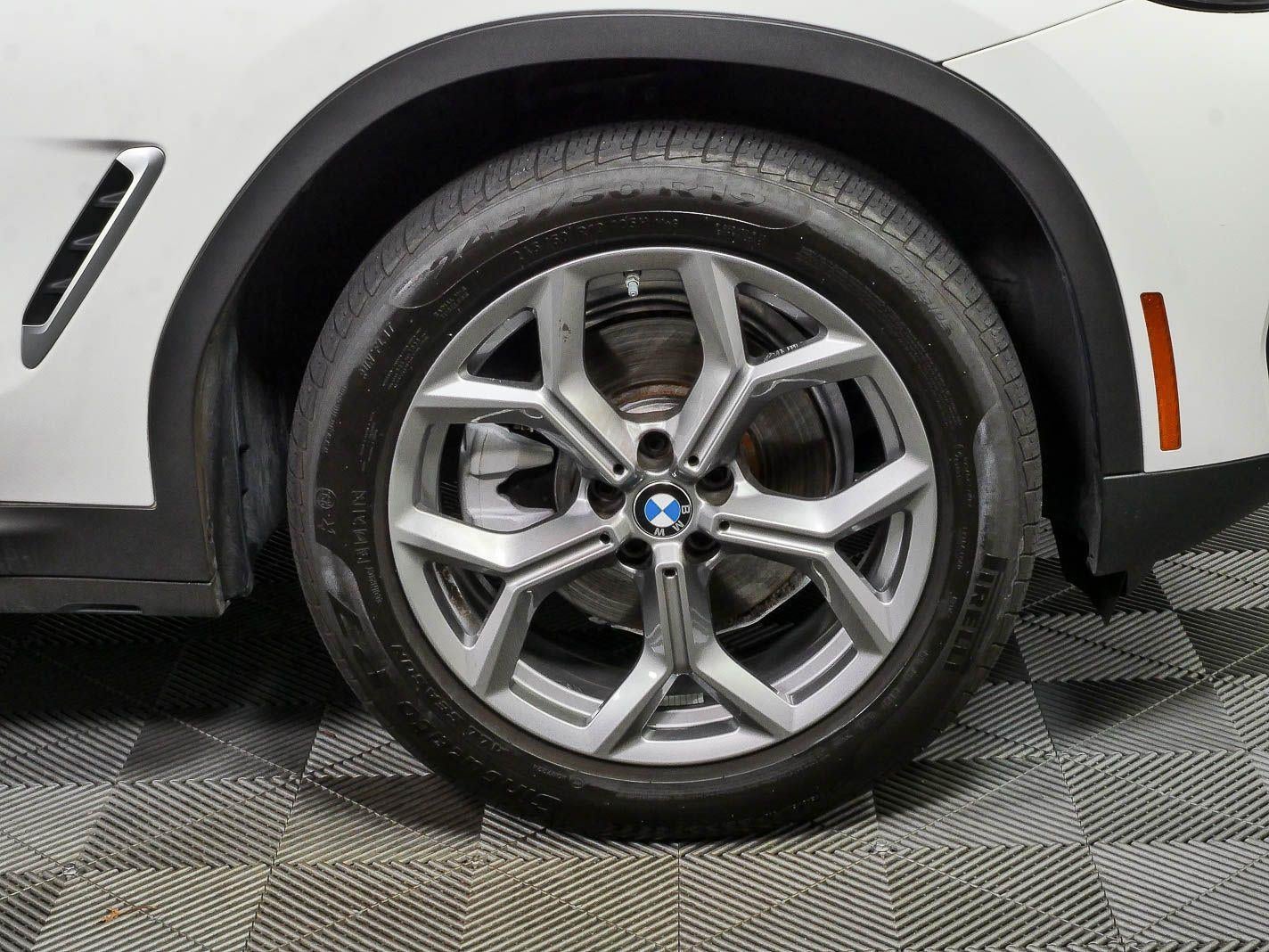 2025 BMW X4 xDrive30i