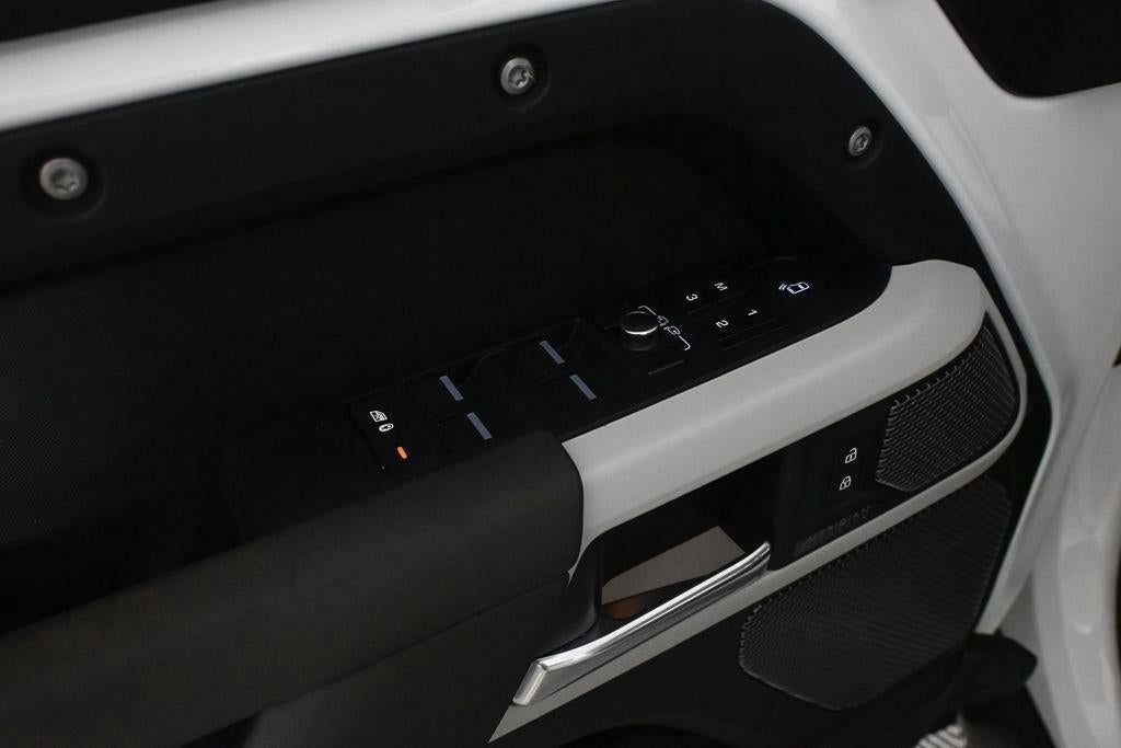 2023 Land Rover Defender XDYNAMSE