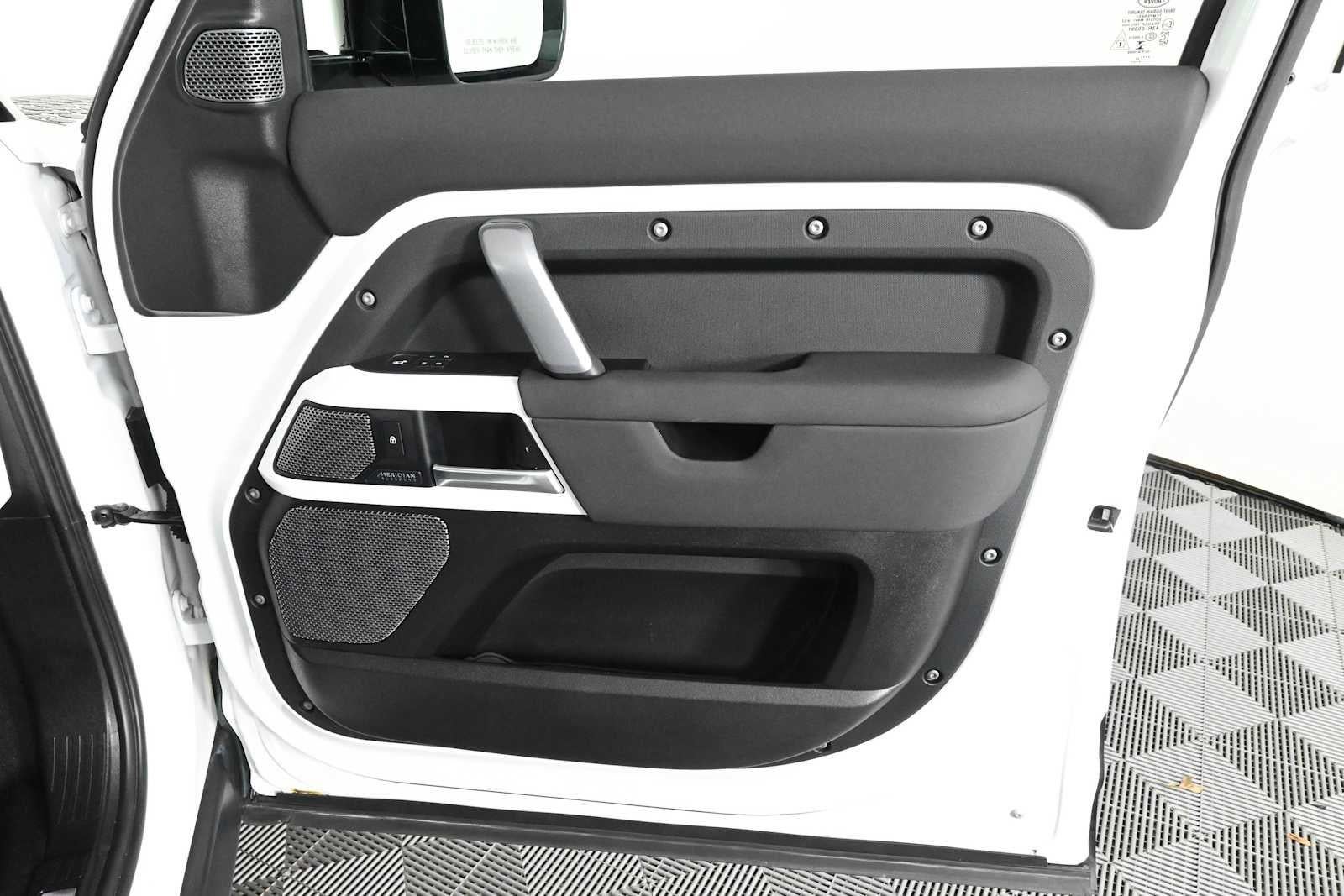2022 Land Rover Defender X-Dynamic SE