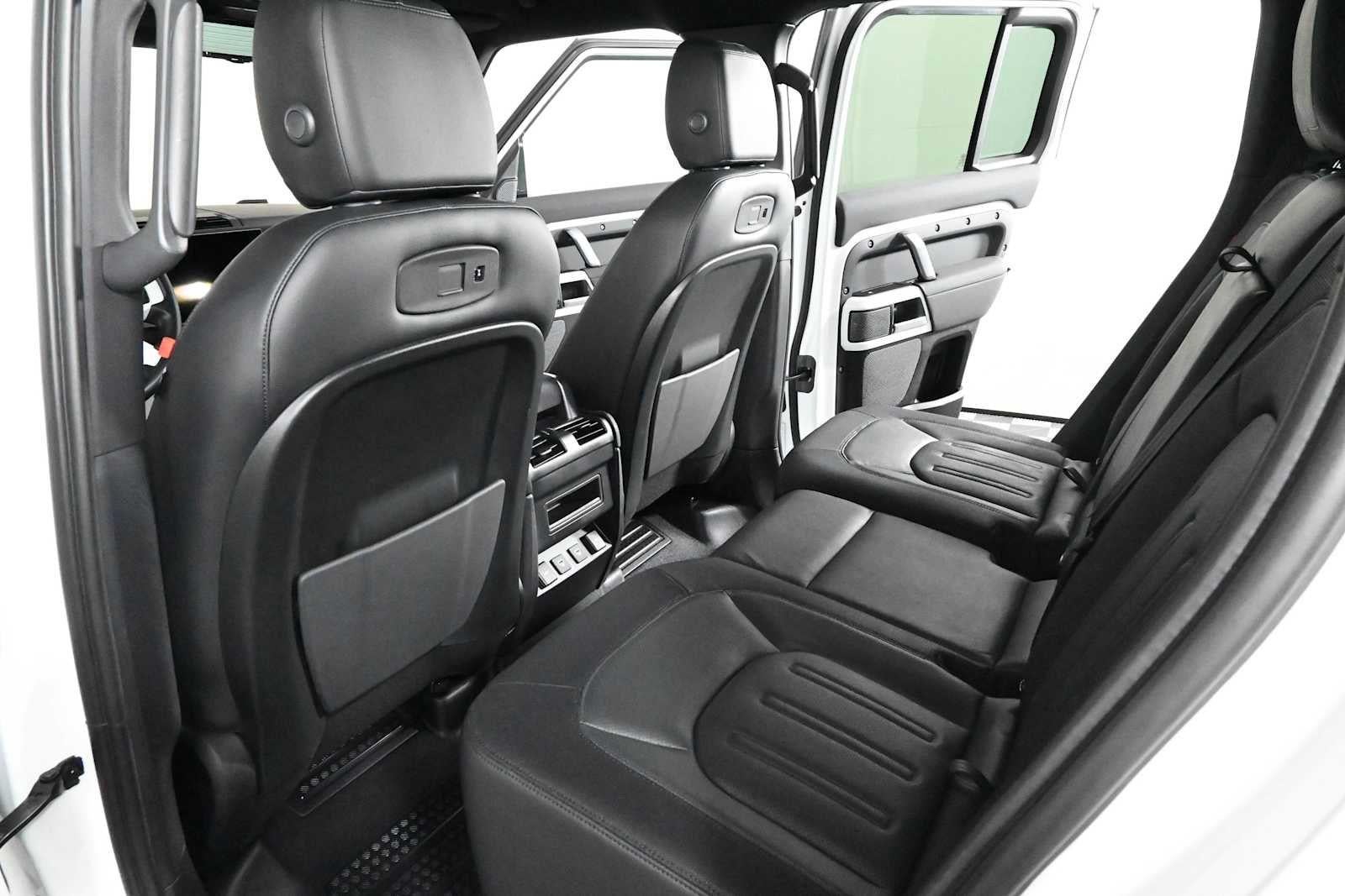 2022 Land Rover Defender X-Dynamic SE