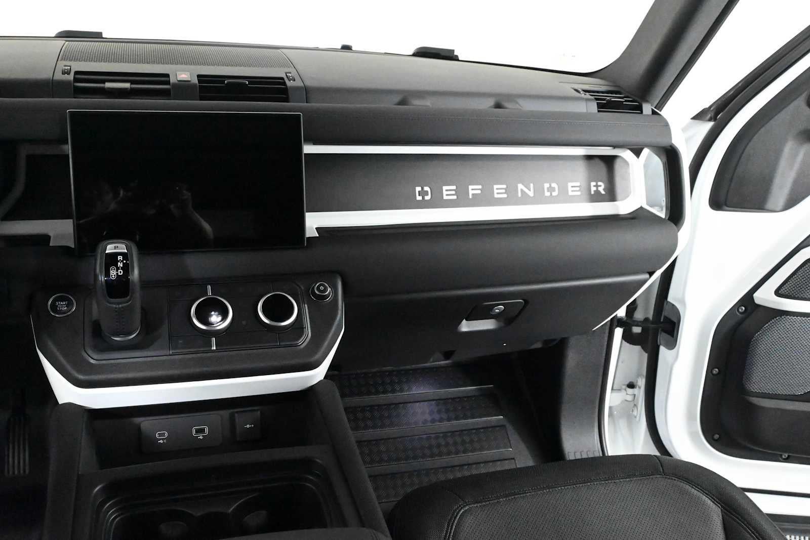 2022 Land Rover Defender X-Dynamic SE