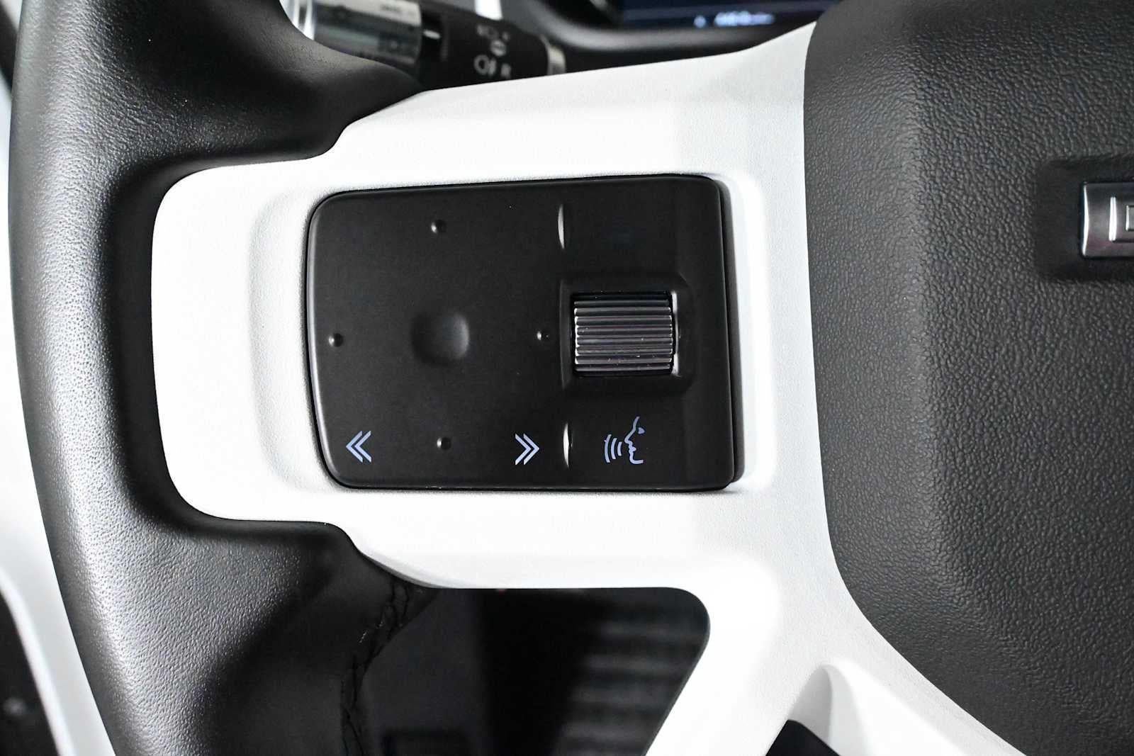 2022 Land Rover Defender X-Dynamic SE