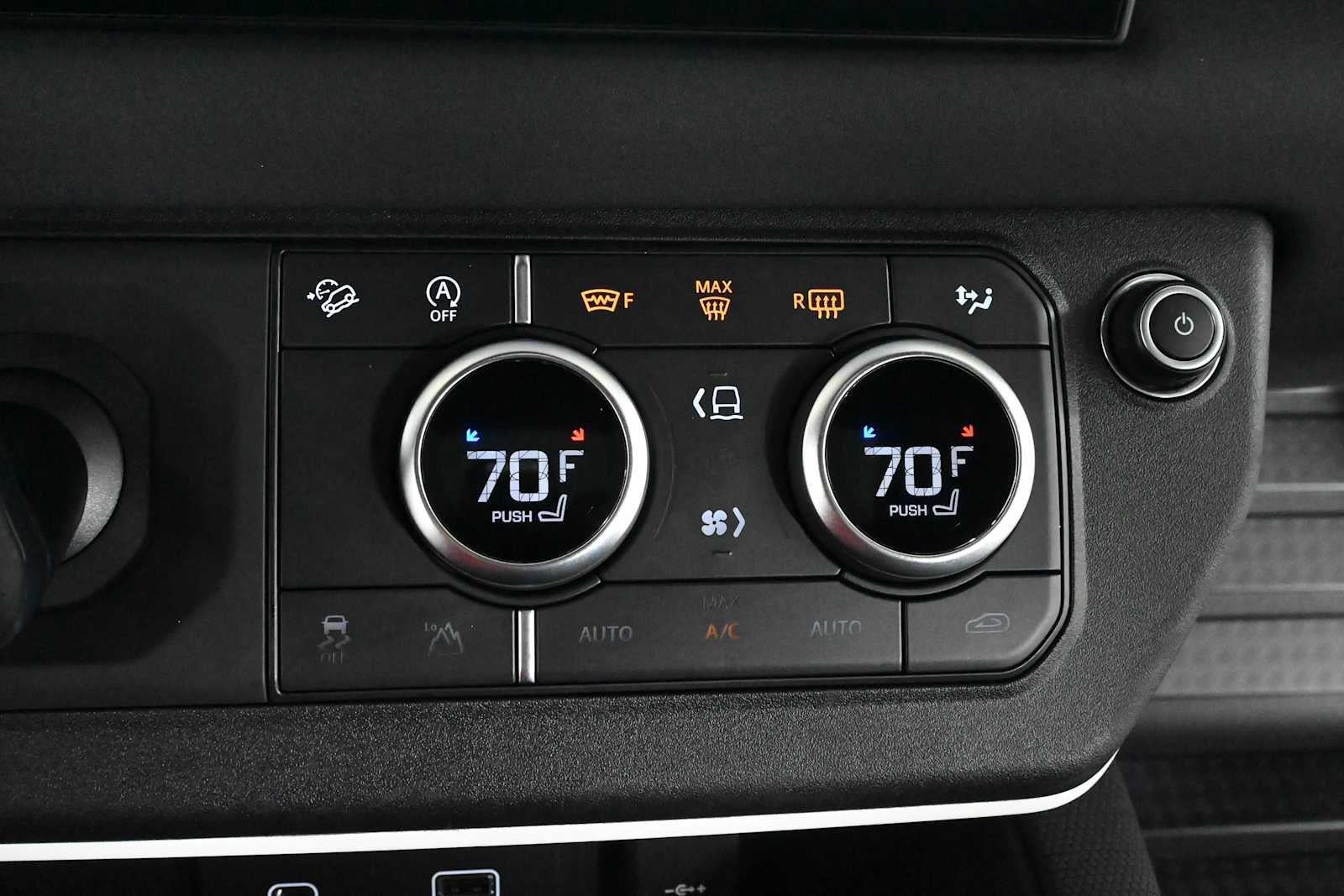 2022 Land Rover Defender X-Dynamic SE