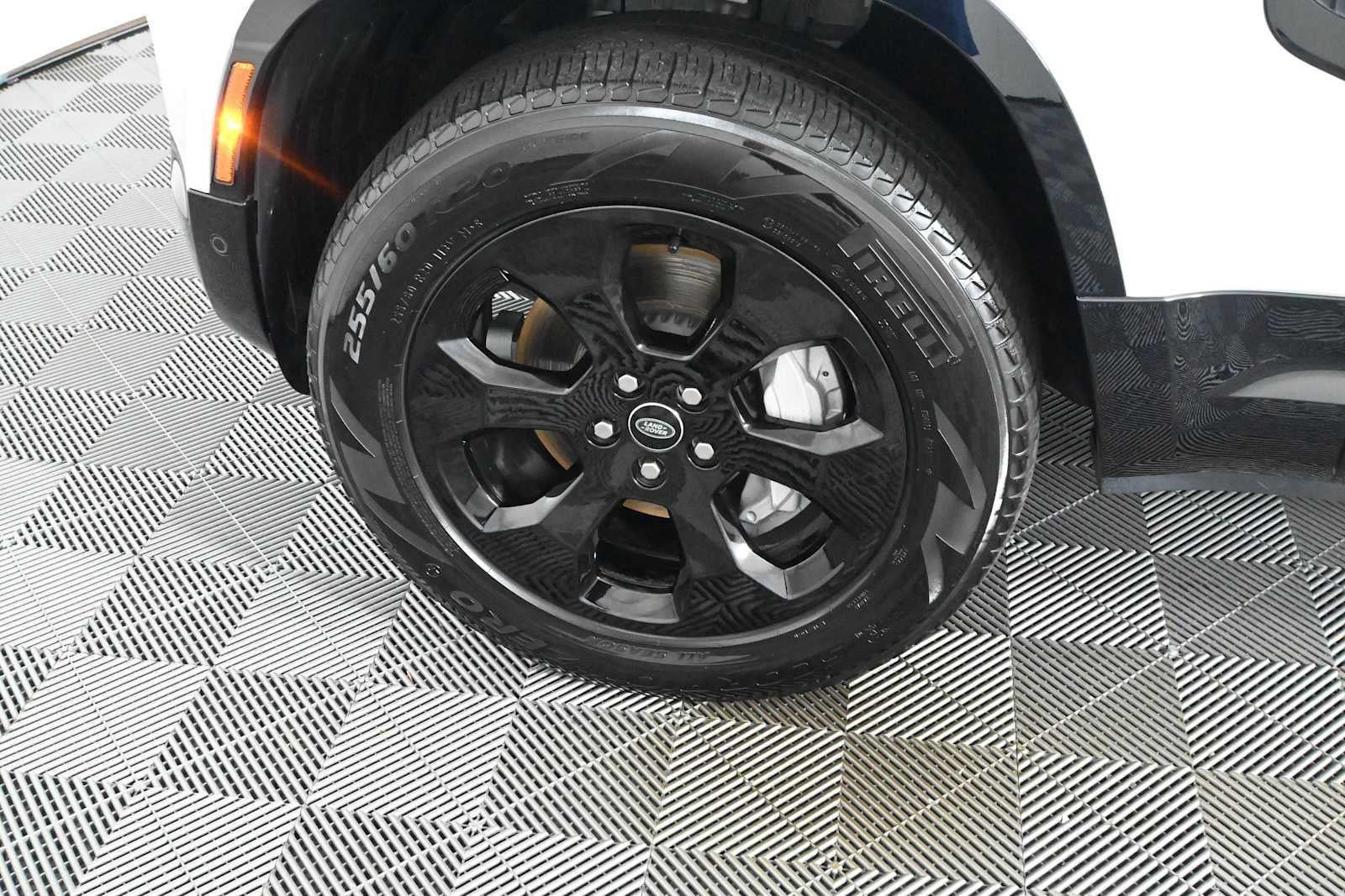 2022 Land Rover Defender X-Dynamic SE