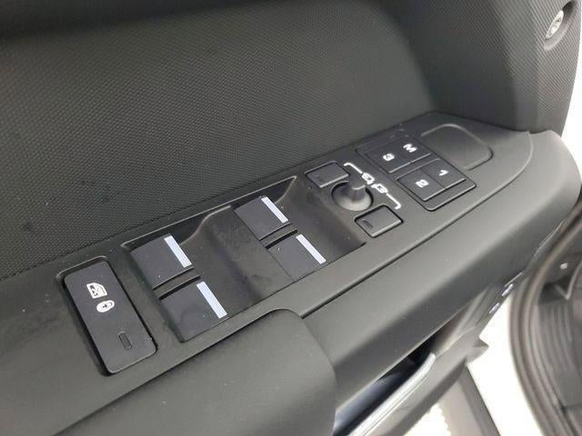 2025 Land Rover Defender S