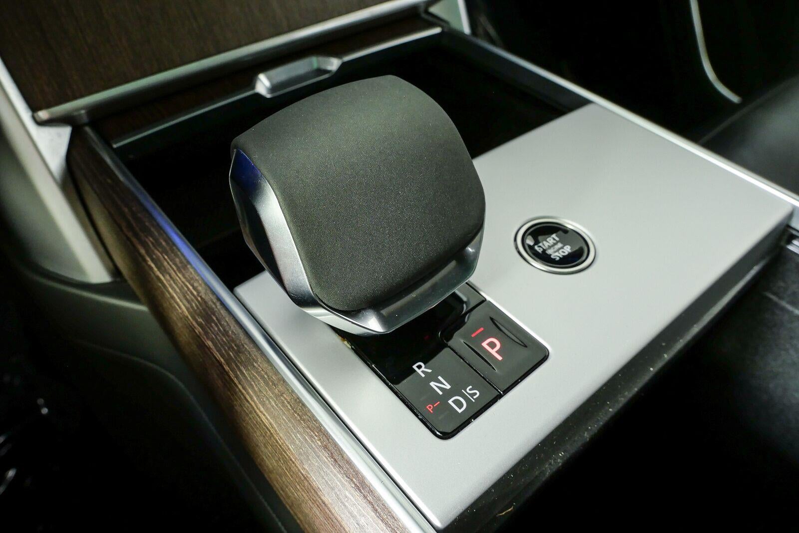 2024 Land Rover Range Rover SE