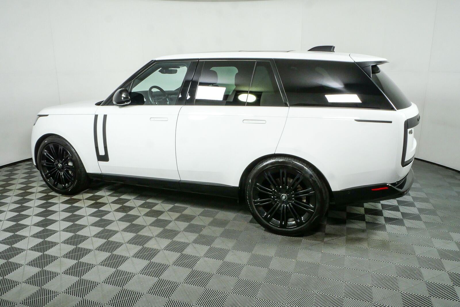 2024 Land Rover Range Rover SE