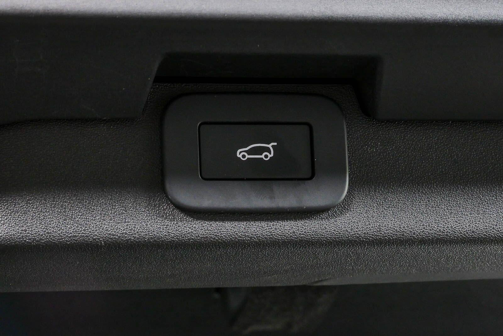 2023 Land Rover Discovery Metropolitan Edition