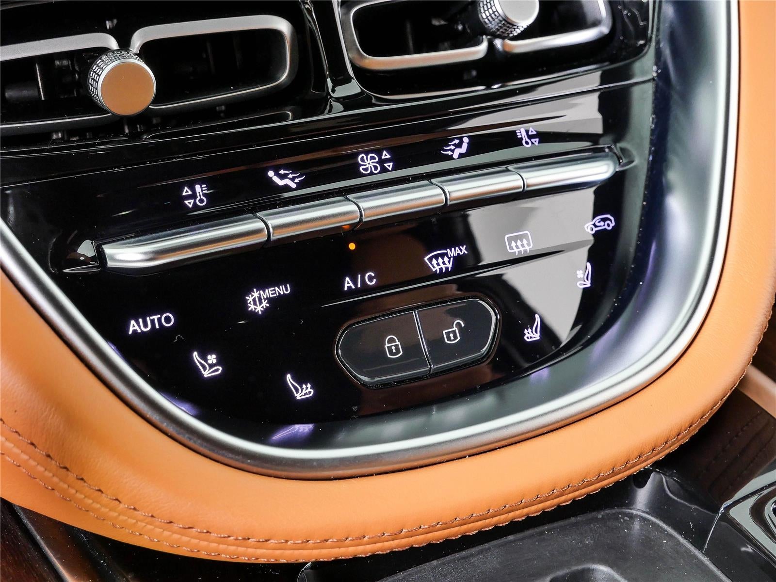 2021 Aston Martin Dbx Base