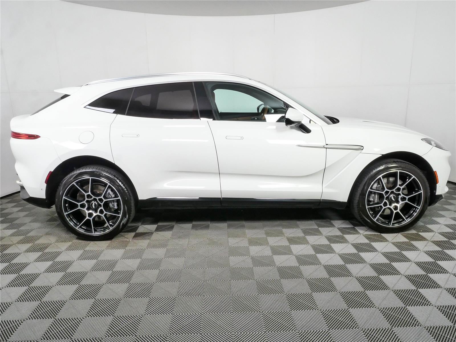 2021 Aston Martin Dbx Base