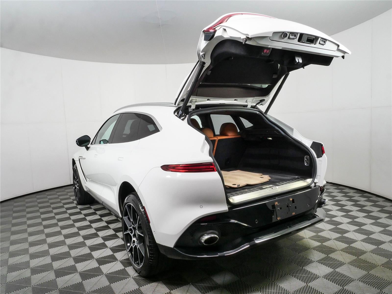 2021 Aston Martin Dbx Base