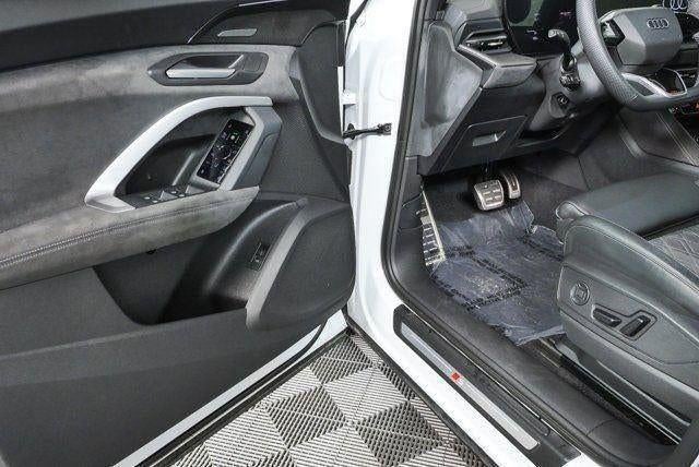 2025 Audi SQ5 Premium Plus